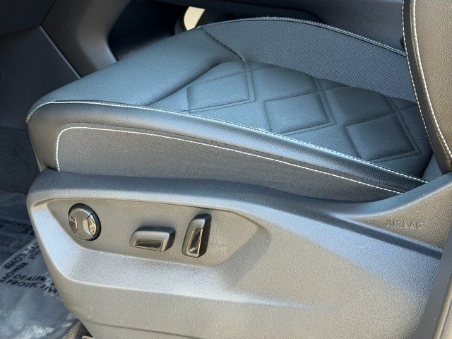Used 2025 Gray Volkswagen 2.0T SE w/Technology image 24