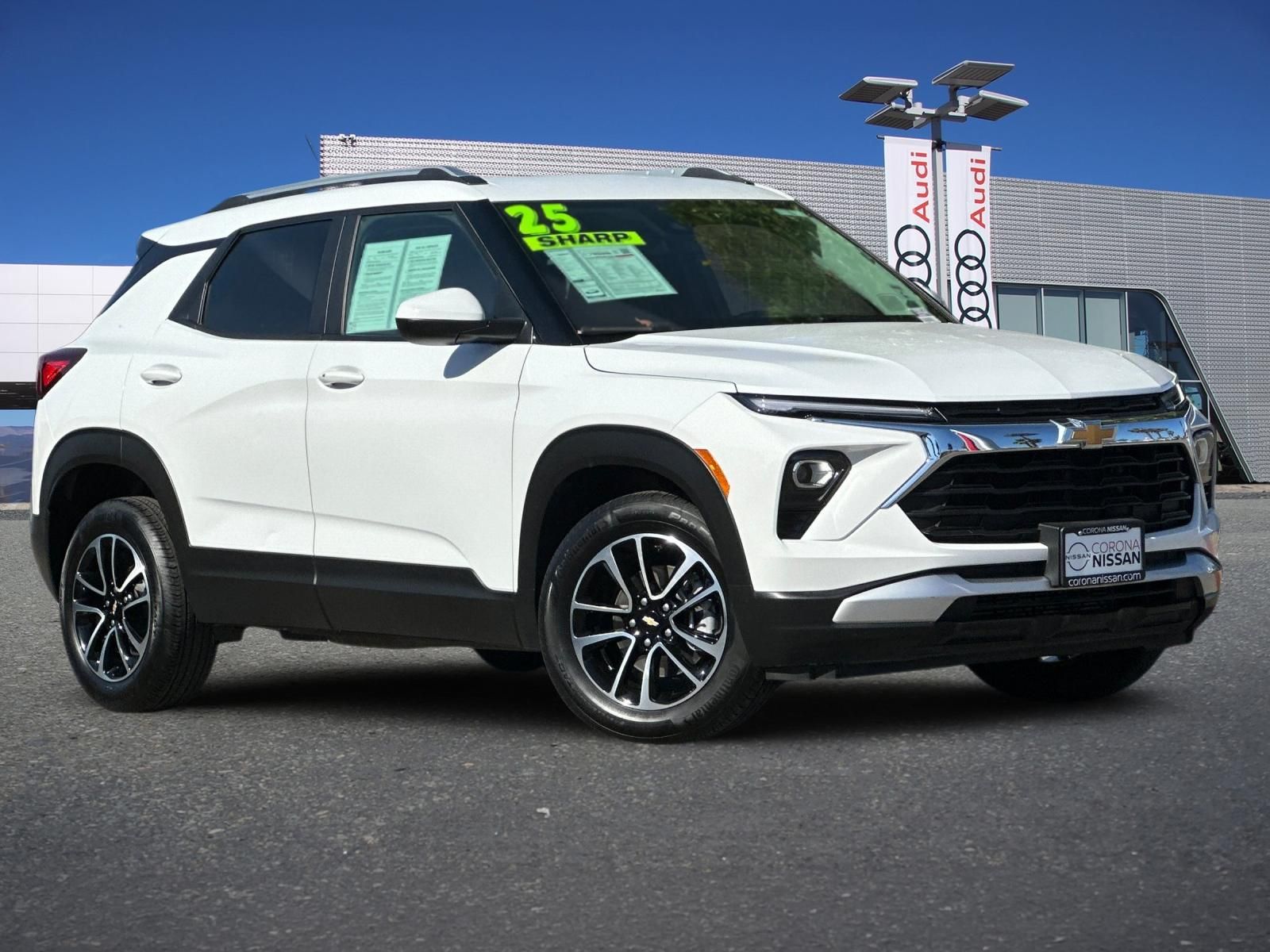 Summit White 2025 Chevrolet Trailblazer SUV / Crossover Four-Wheel Drive 9-Speed Automatic
