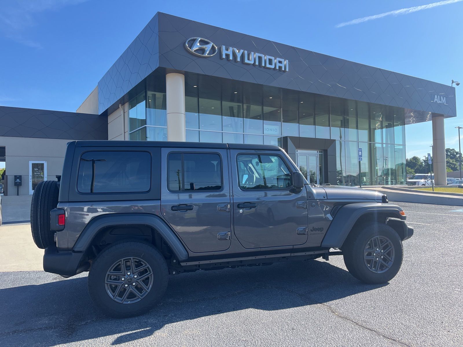 Gray (Granite Crystal Metallic Clearcoat) 2025 Jeep Wrangler SUV / Crossover Four-Wheel Drive 8-Speed Automatic