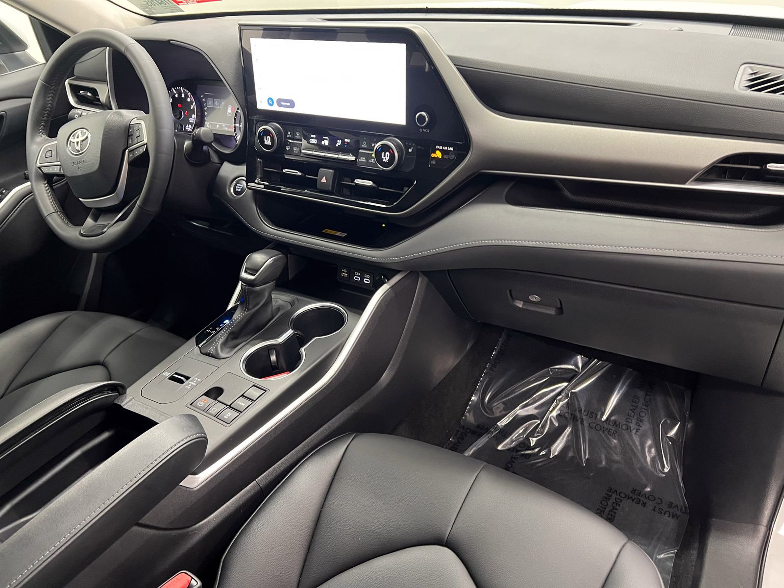 used 2024 Toyota Highlander car, priced at $38,996