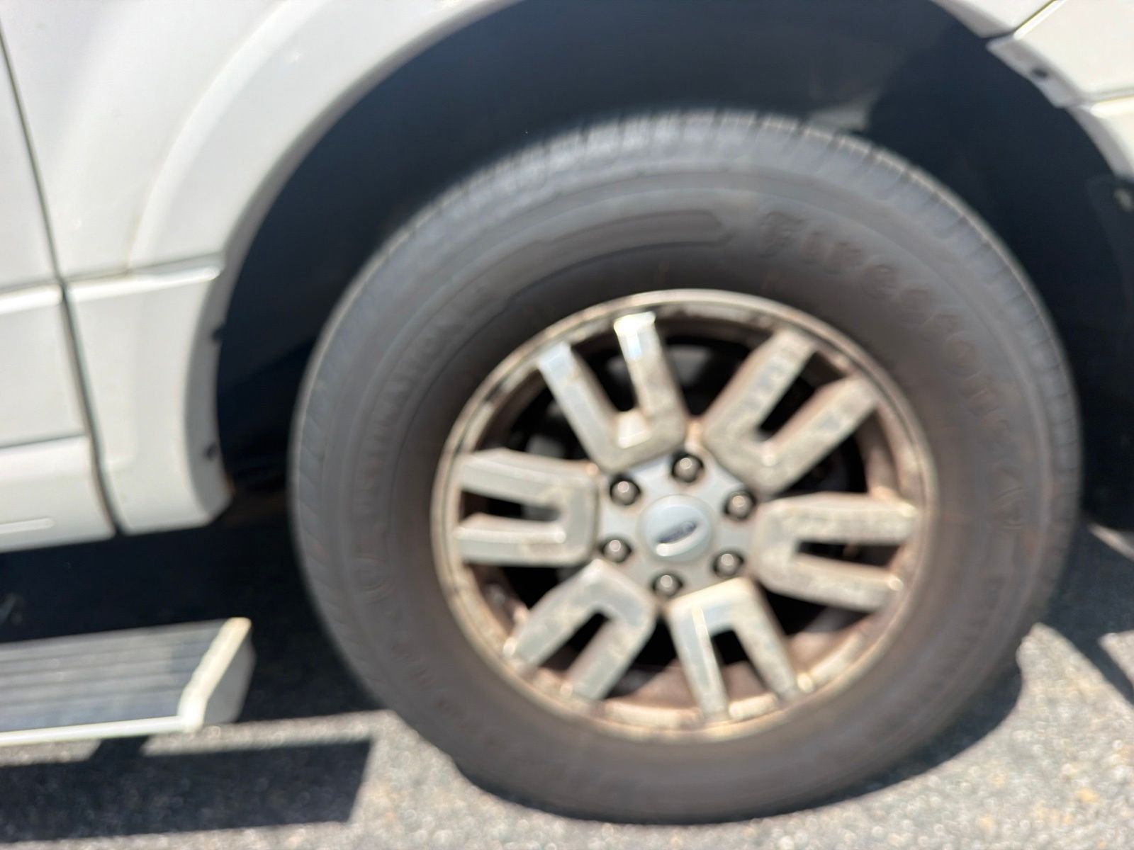 Used 2013 White Ford Limited image 25