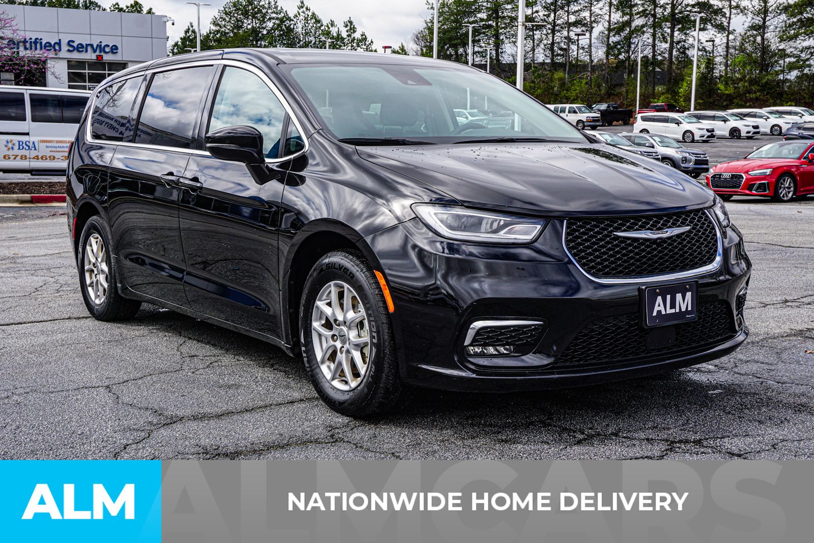 Used 2024 Black Chrysler Touring L image 5