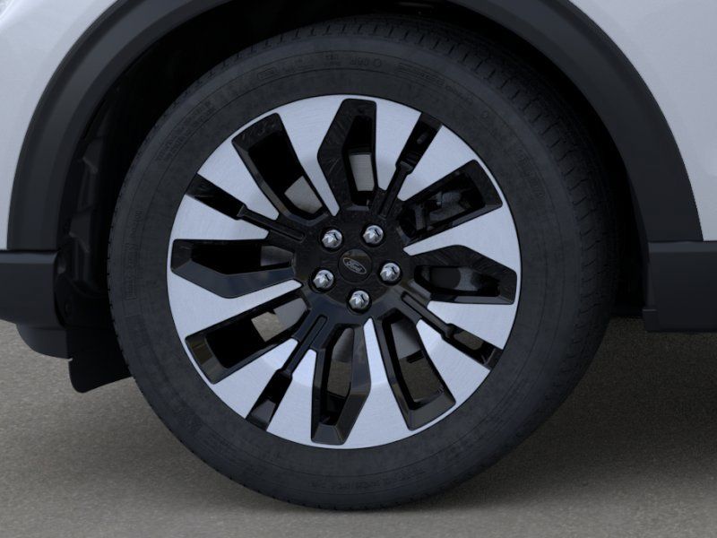 New 2026 Space White Metallic Ford Platinum image 19