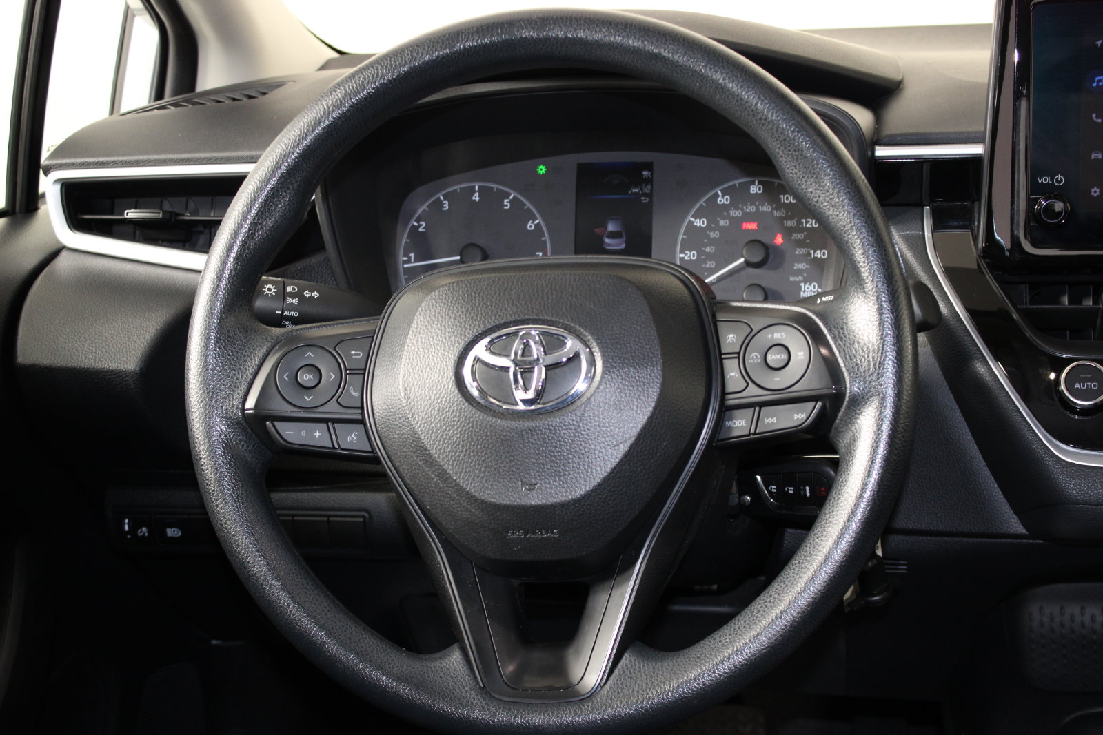 Used 2025 Silver Toyota LE image 18