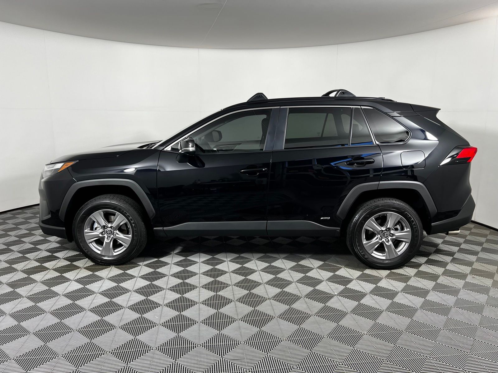 Thumbnail: 2025 Toyota RAV4 - 8