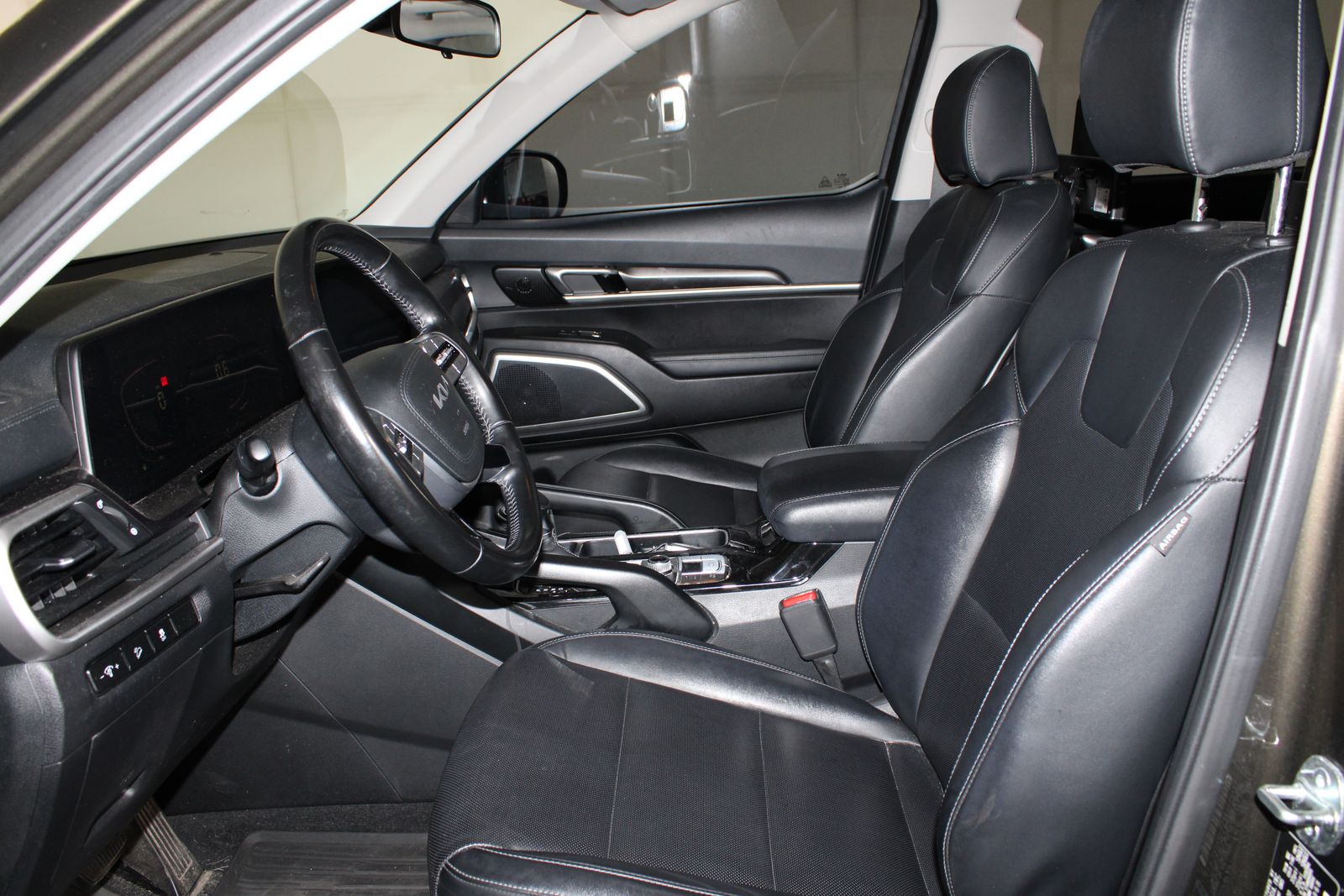 Used 2023 Green Kia S image 7