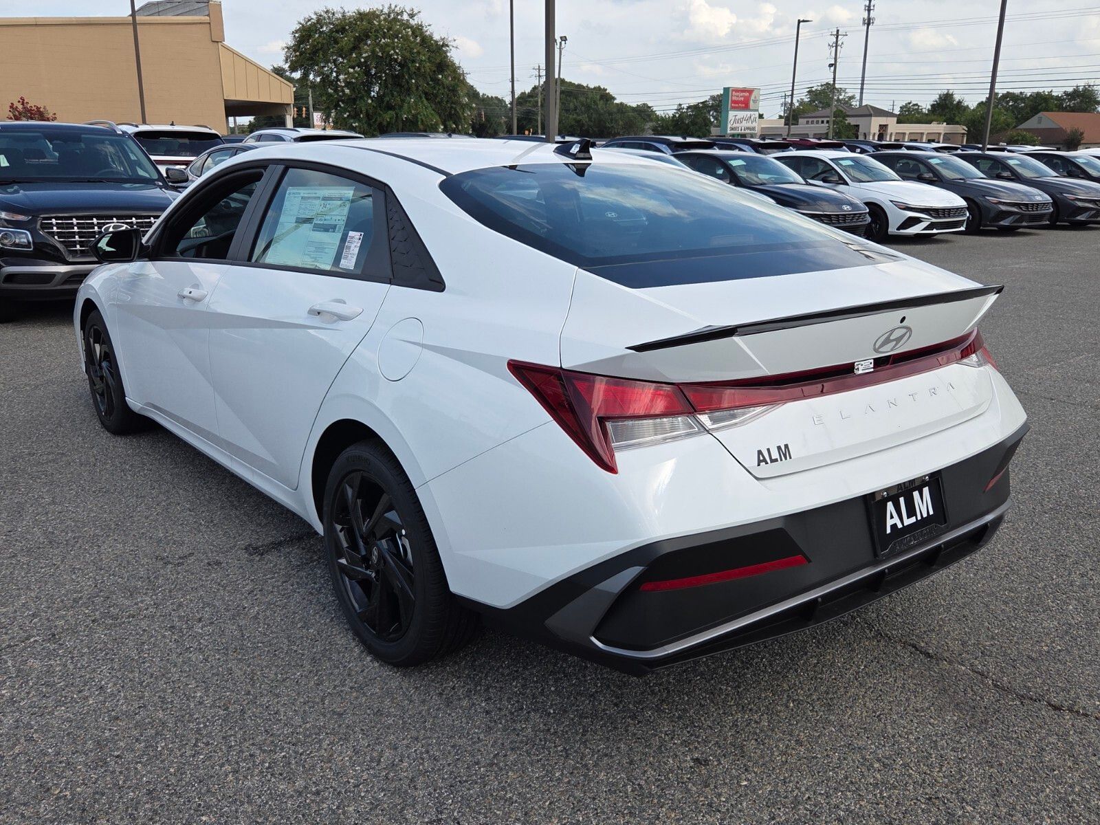 New 2026 White Hyundai SEL Sport image 10
