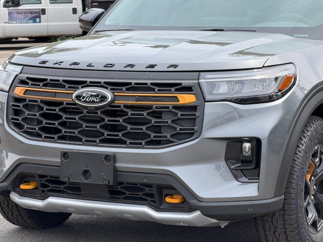 New 2026 Carbonized Gray Metallic Ford Tremor image 2