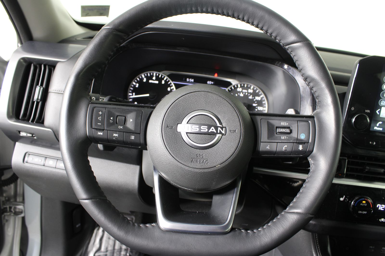 Used 2024 Silver Nissan SL image 27
