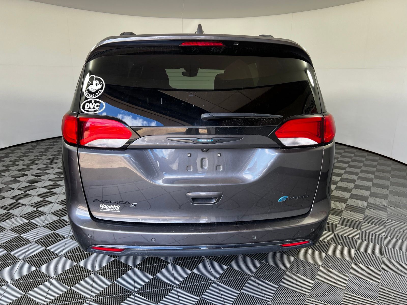 Thumbnail: 2019 Chrysler Pacifica - 6