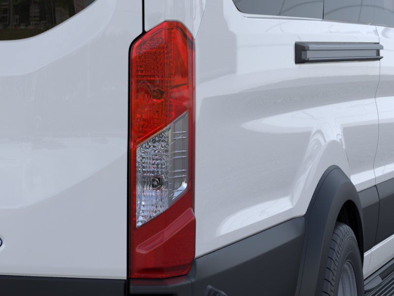 New 2026 Oxford White Ford  image 21