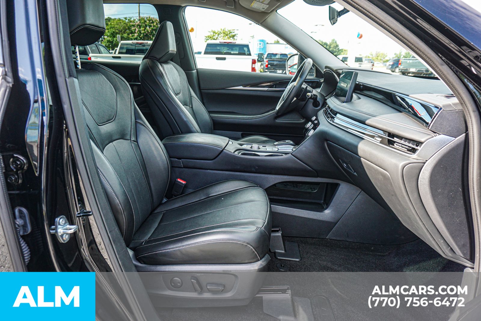 Used 2025 Black INFINITI PURE image 23