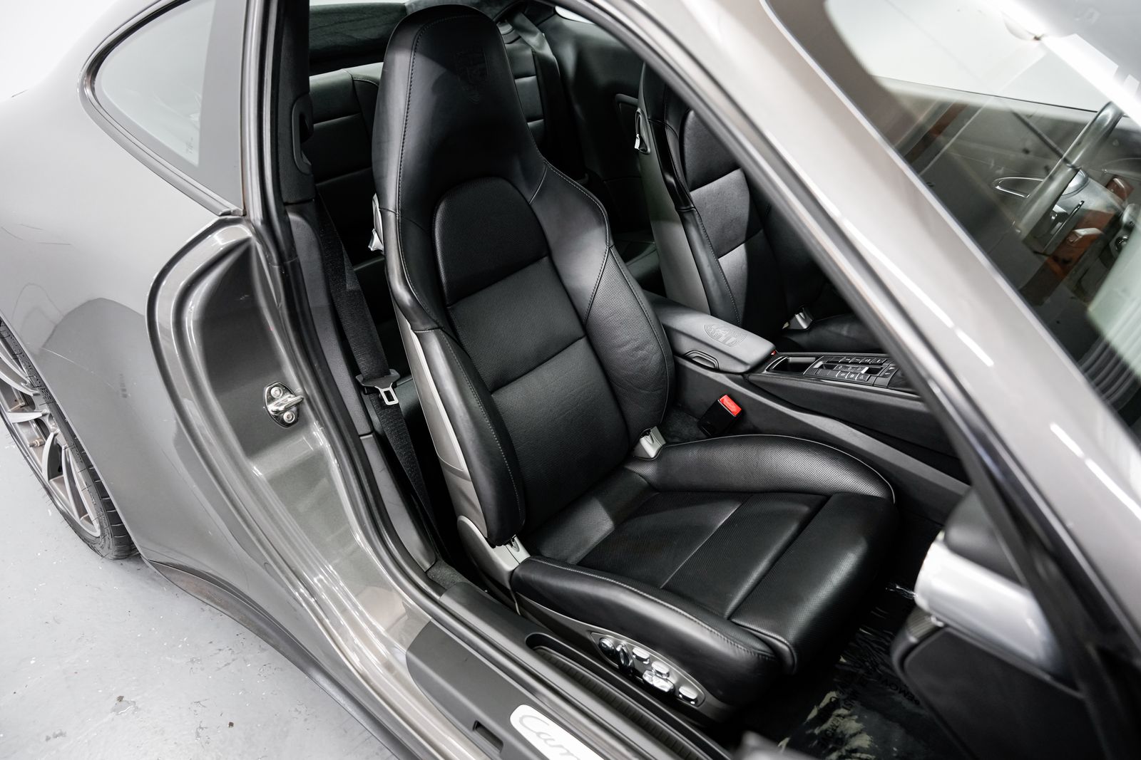 2013 Porsche 911 Carrera 4S — photo 28