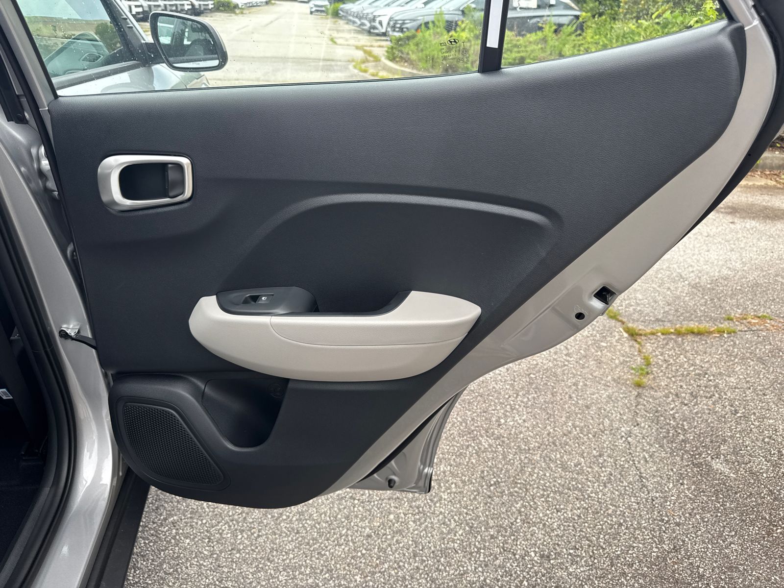 New 2026 Silver HYUNDAI SEL image 17