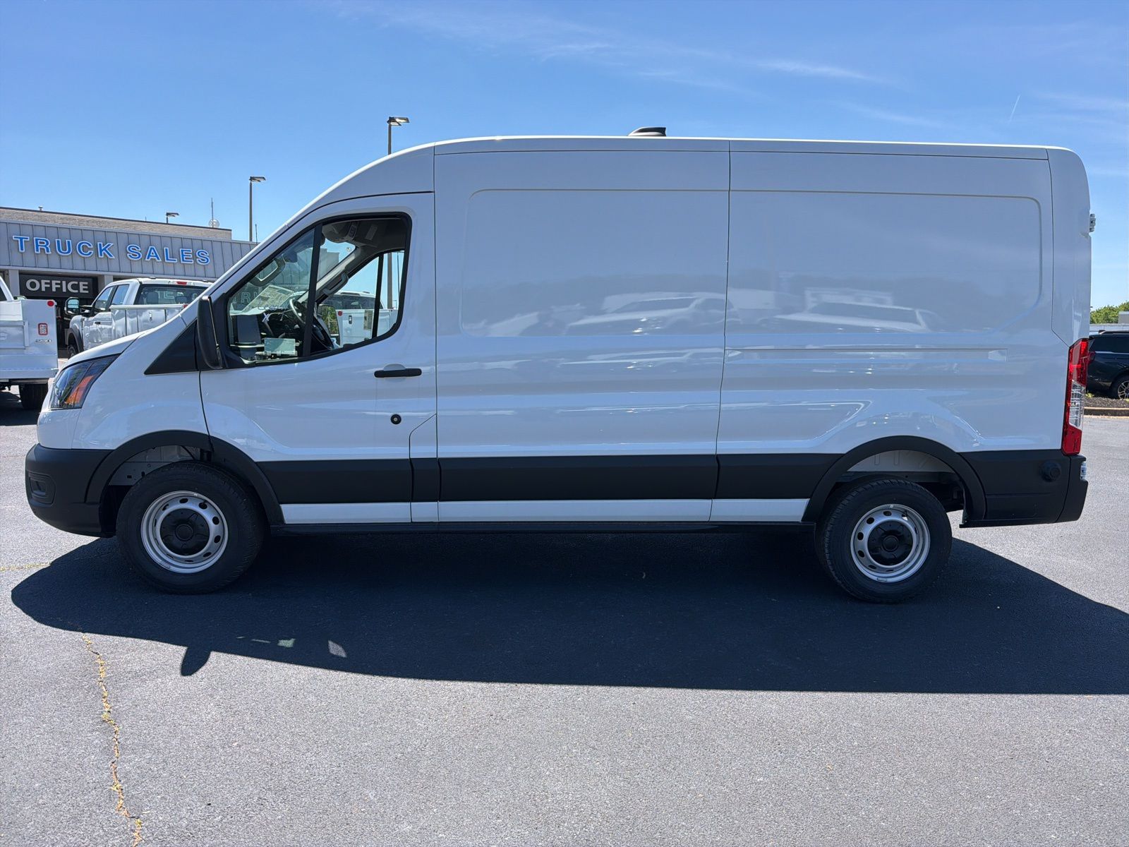 New 2026 Oxford White Ford Base image 9