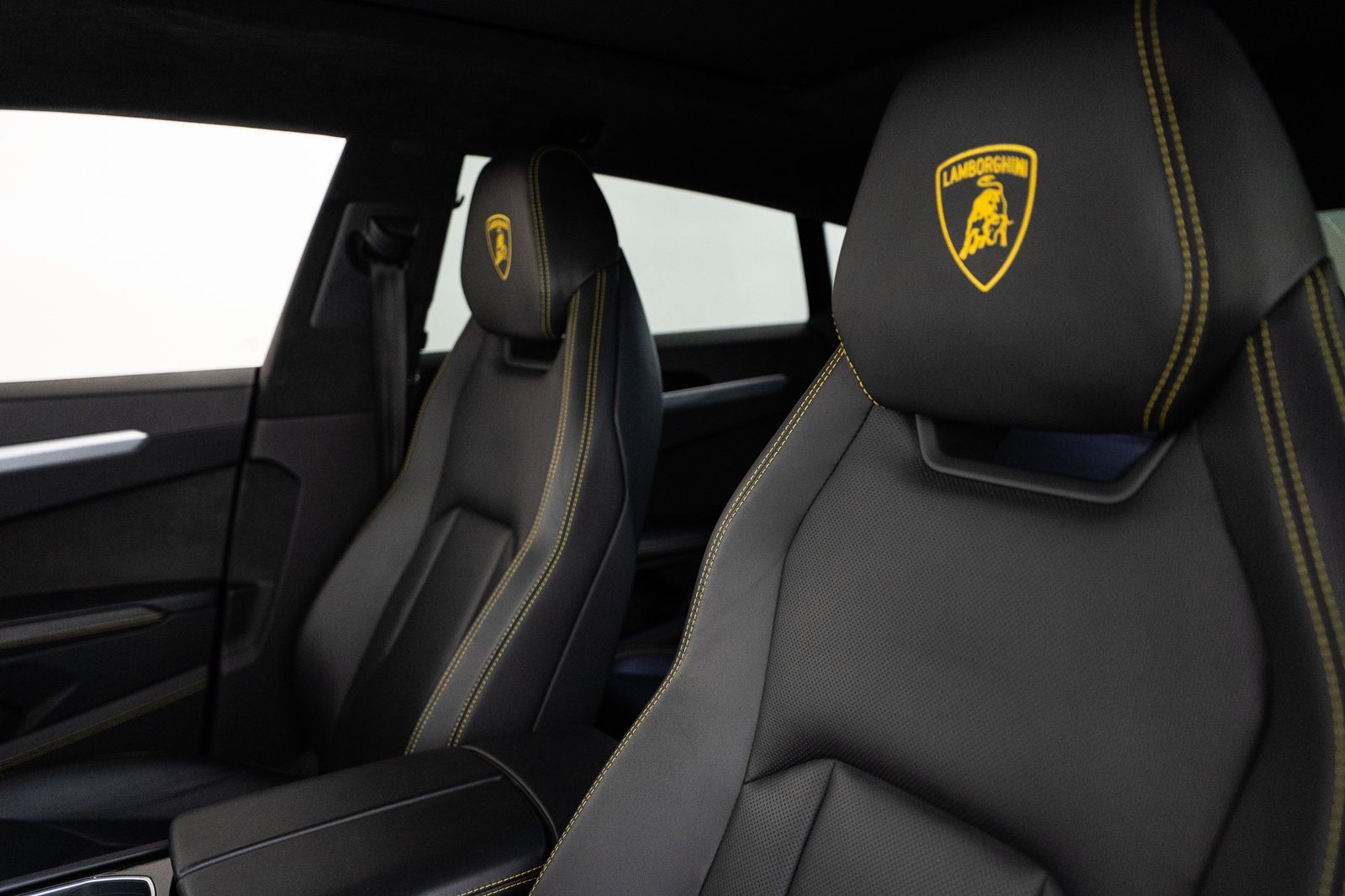 2020 Lamborghini Urus — full photo 21 of 53
