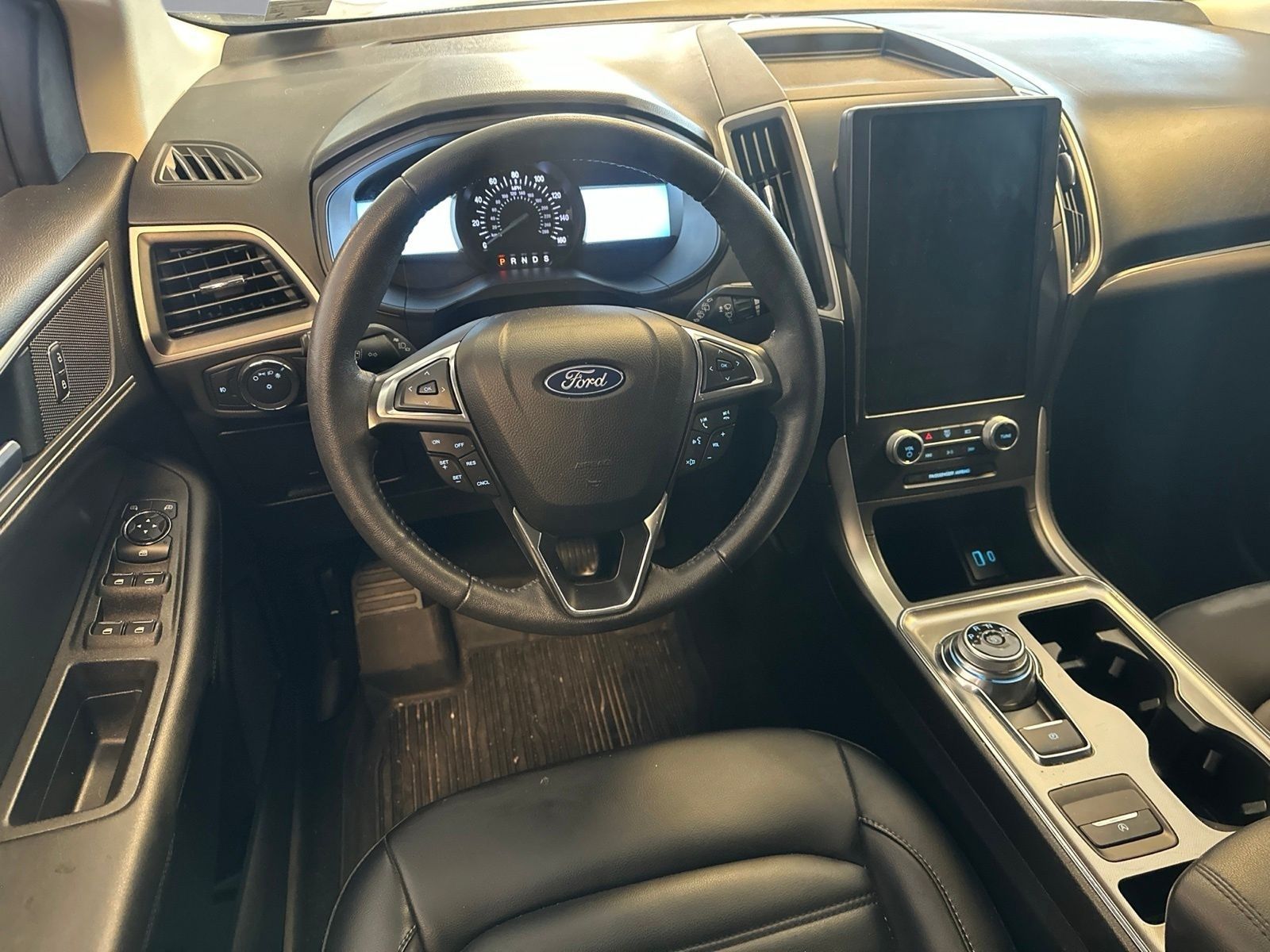 Certified Used 2022 Star White Ford SEL image 3