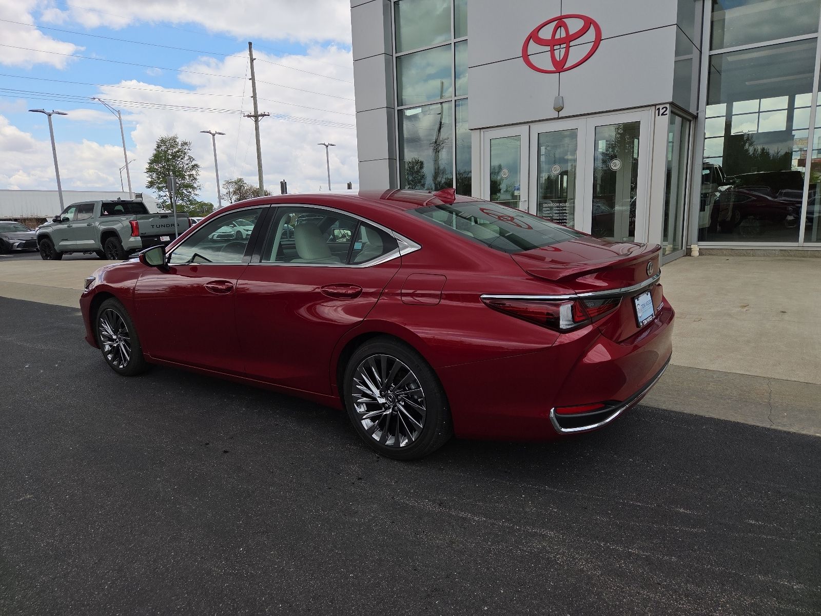 used 2025 Lexus ES car, priced at $47,950