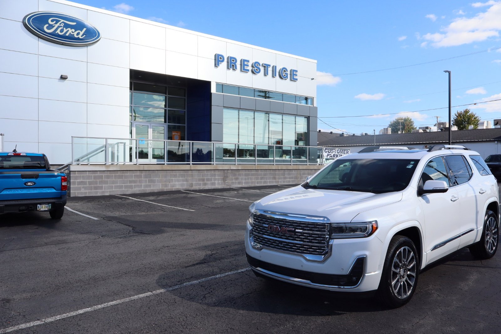 White Frost Tricoat 2021 GMC Acadia SUV / Crossover Four-Wheel Drive 9-Speed Automatic