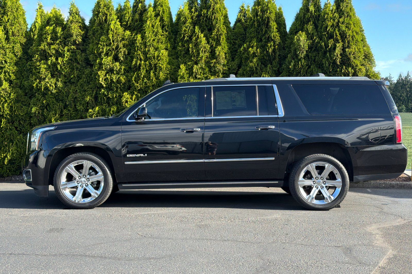 View vehicle photo 7