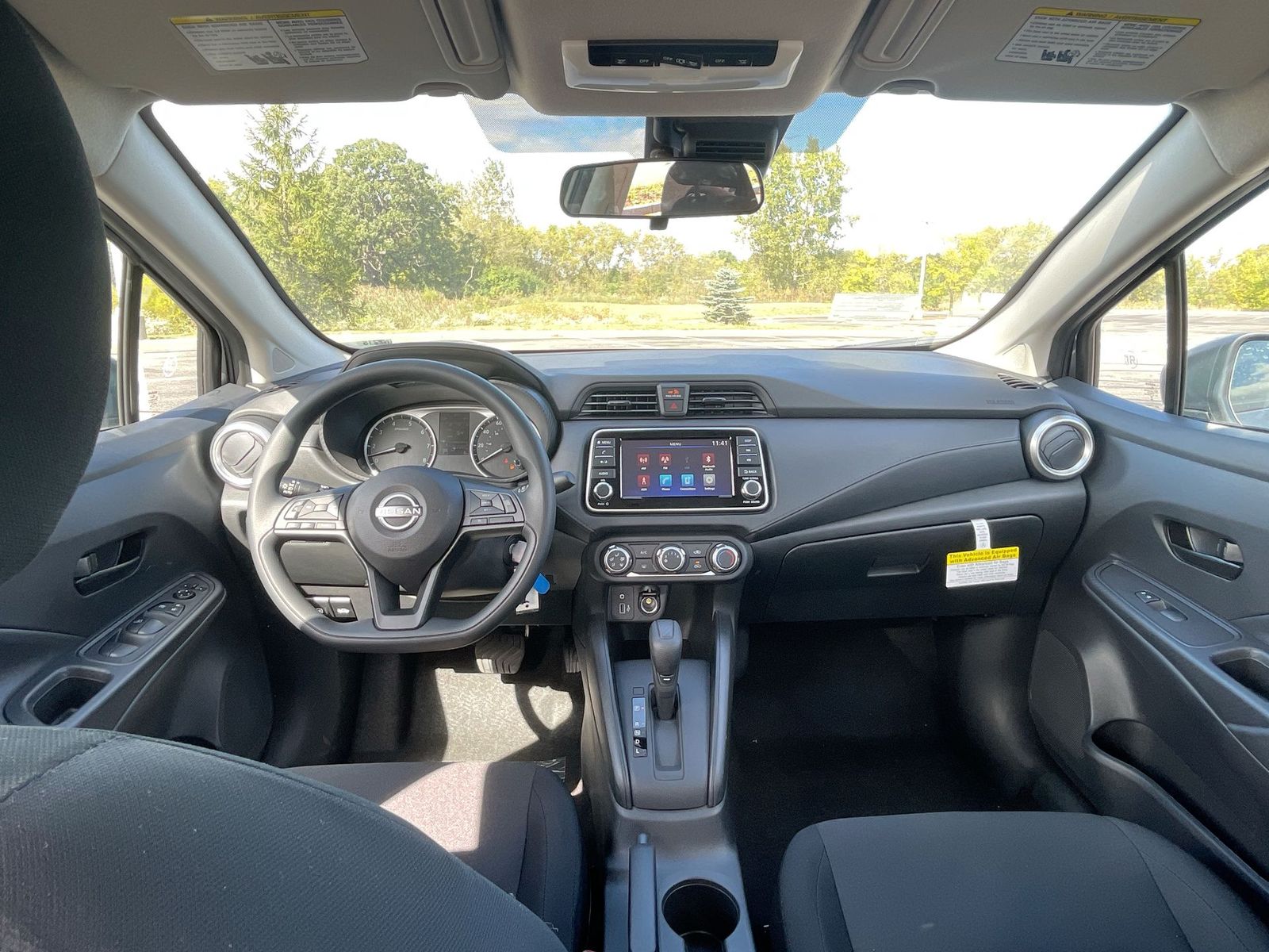 2024 Nissan Versa 1.6 S 23