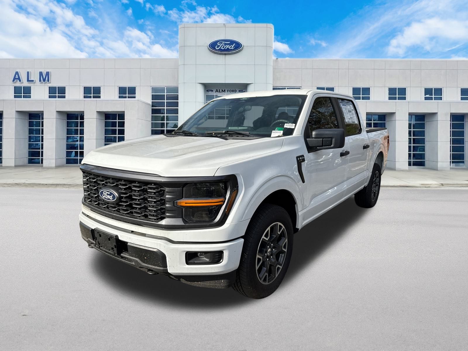 2025 Ford F-150 STX's photo