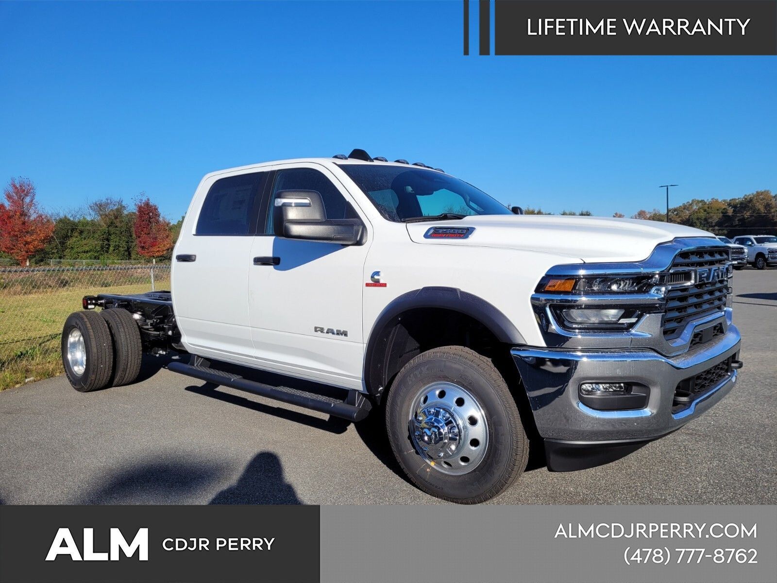 New 2026 Bright White Clear-Coat Exterior Paint RAM Tradesman image 19
