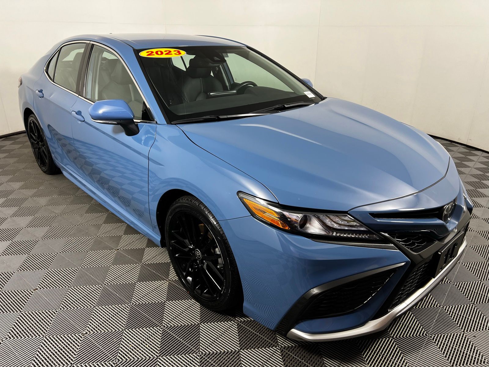 2023 Toyota Camry XSE 3