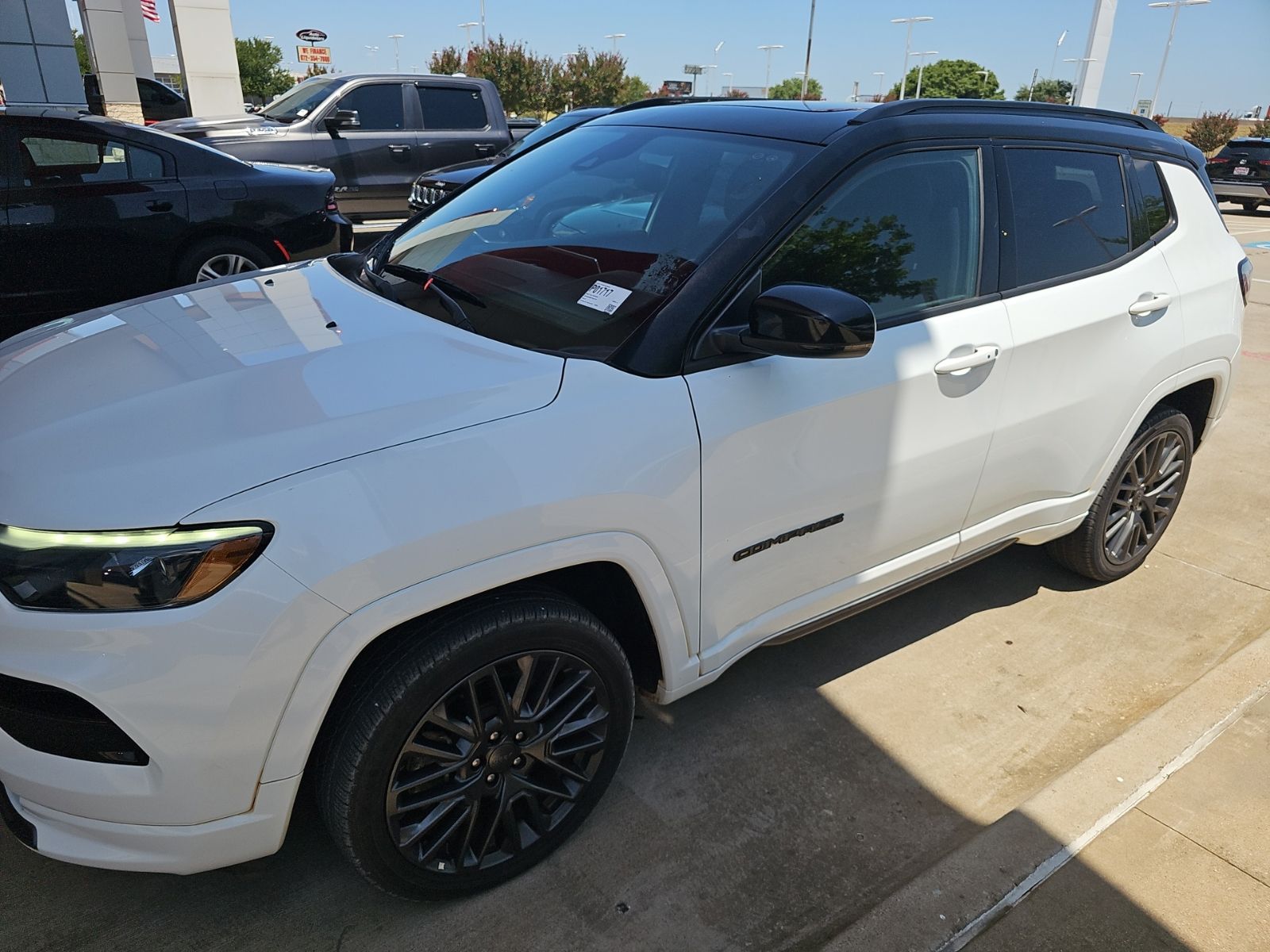 Bright White Clearcoat 2023 Jeep Compass SUV / Crossover Four-Wheel Drive 8-Speed Automatic