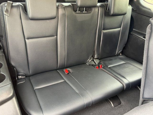Used 2019 Blizzard Pearl Toyota Limited Platinum image 7