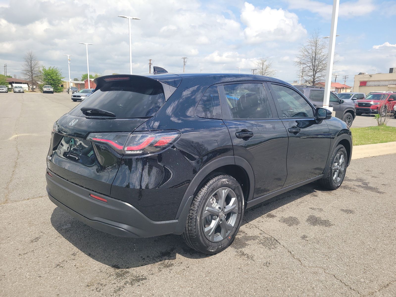 View vehicle photo 3