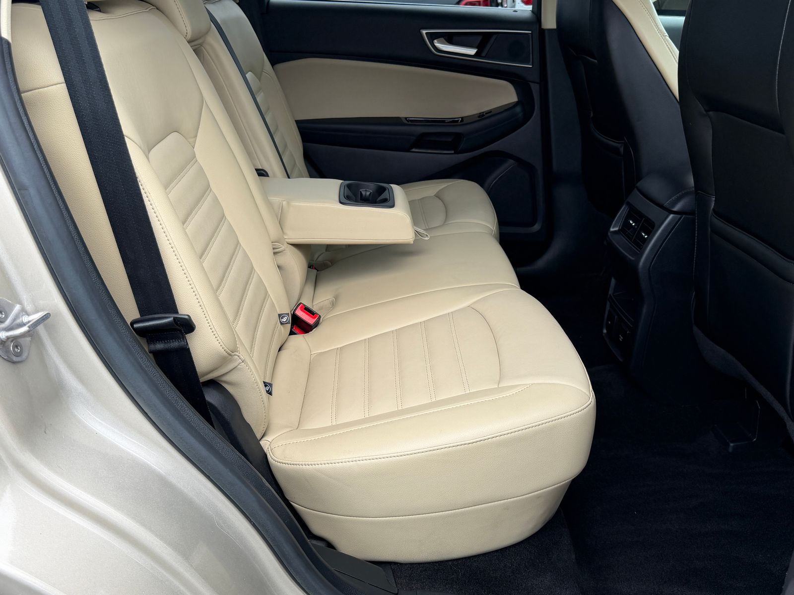 Certified Used 2018 White Gold Metallic Ford SEL image 35