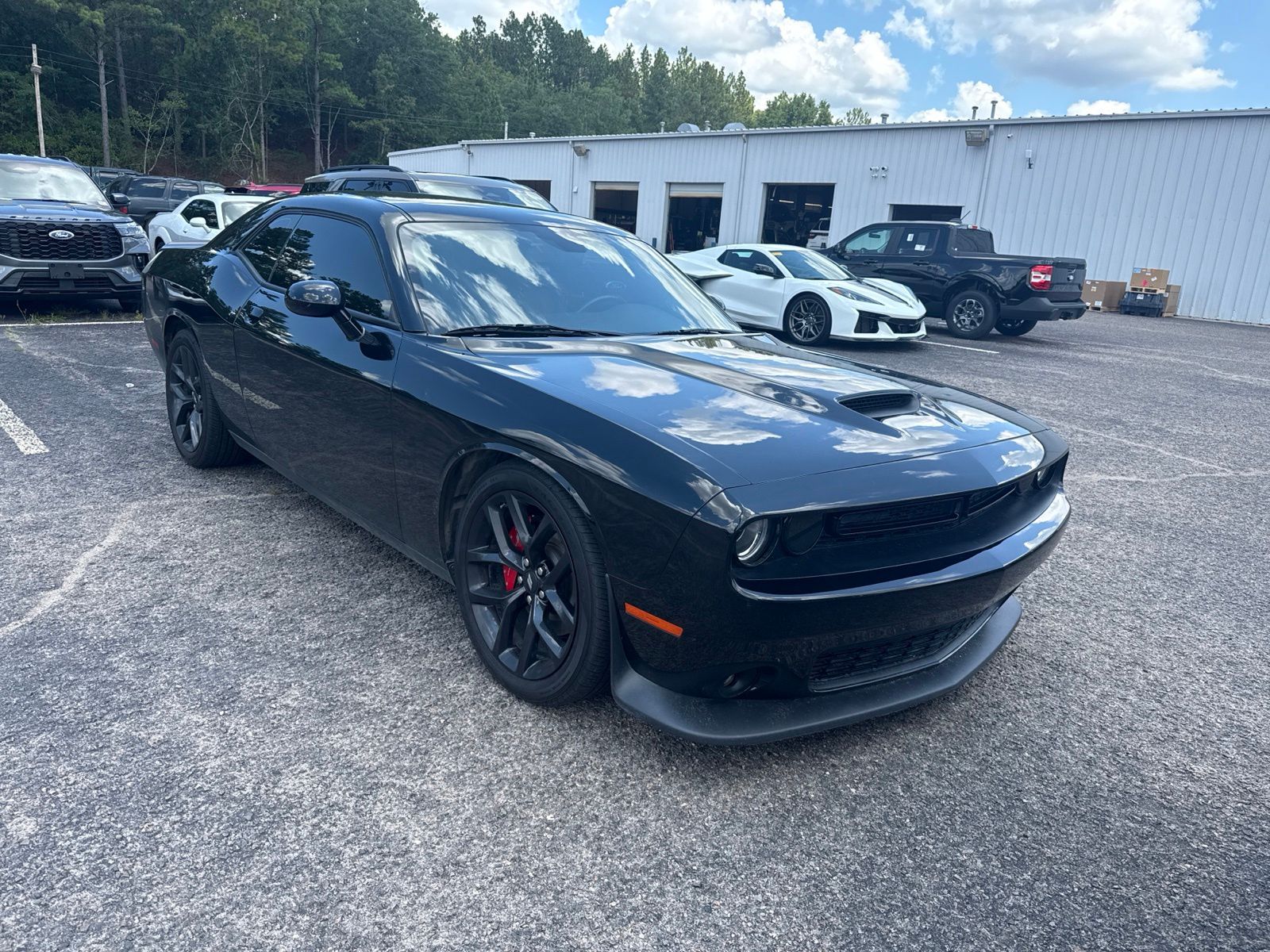 Pitch Black Clearcoat 2022 Dodge Challenger Coupe Rear-Wheel Drive 8-Speed Automatic