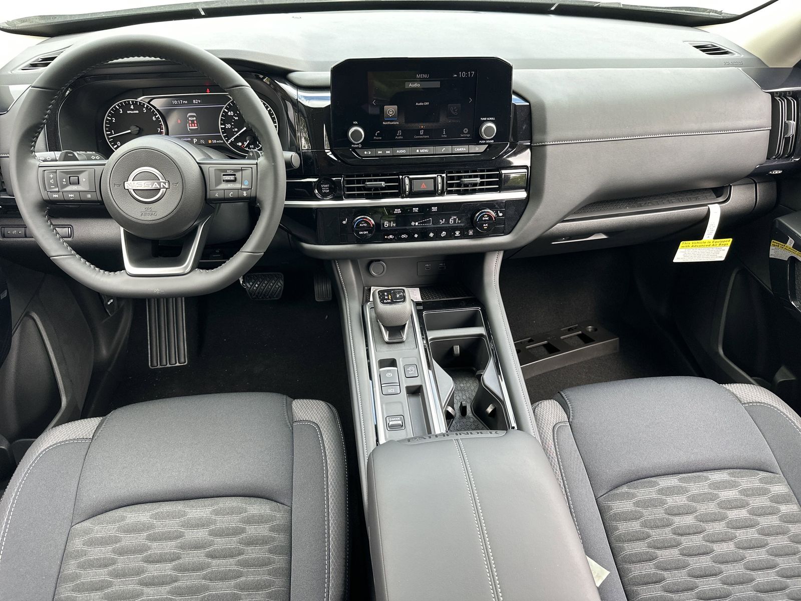 2025 Nissan Pathfinder SV photo 2