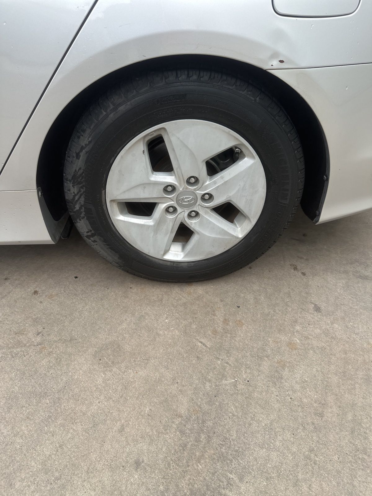 Used Car 2012 Hyundai Sonata Hybrid  Base For Sale Under $10,000 In Austin, Texas