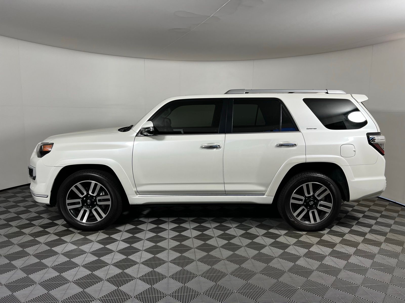 Thumbnail: 2022 Toyota 4Runner - 8