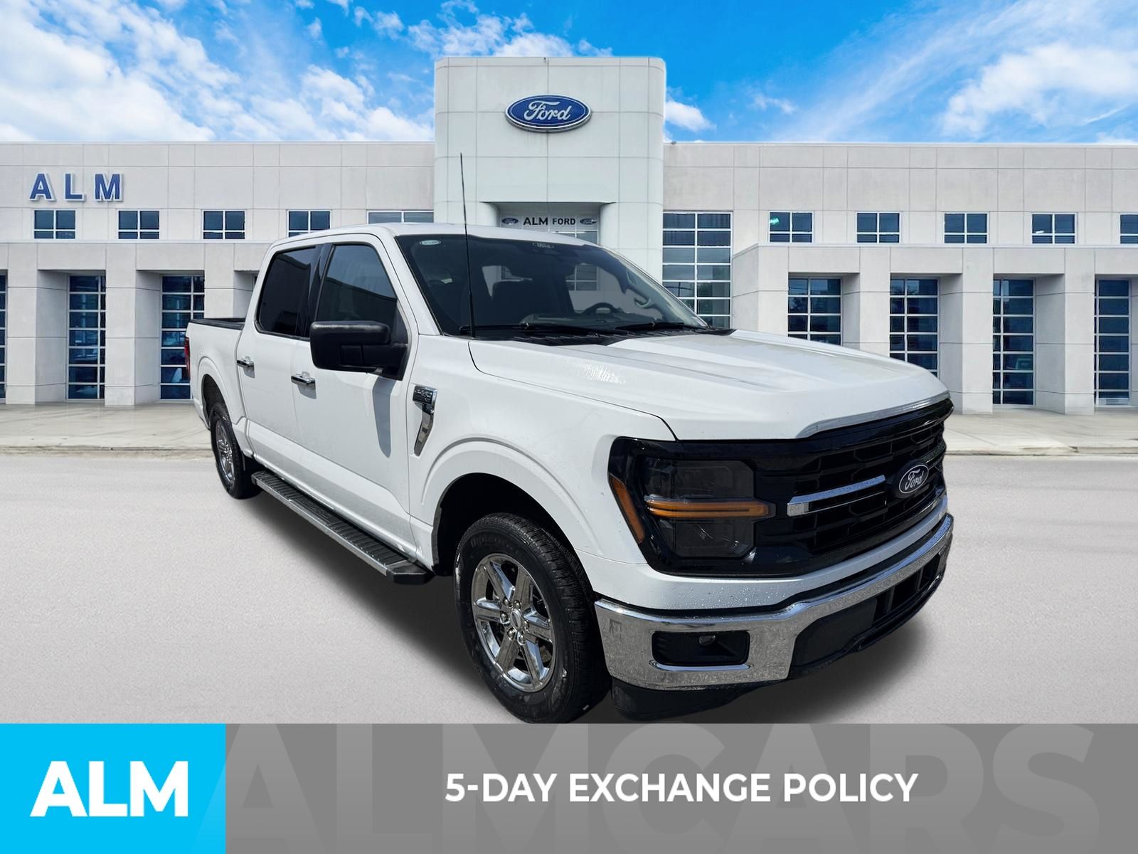 Used 2025 Oxford White Ford XLT image 3