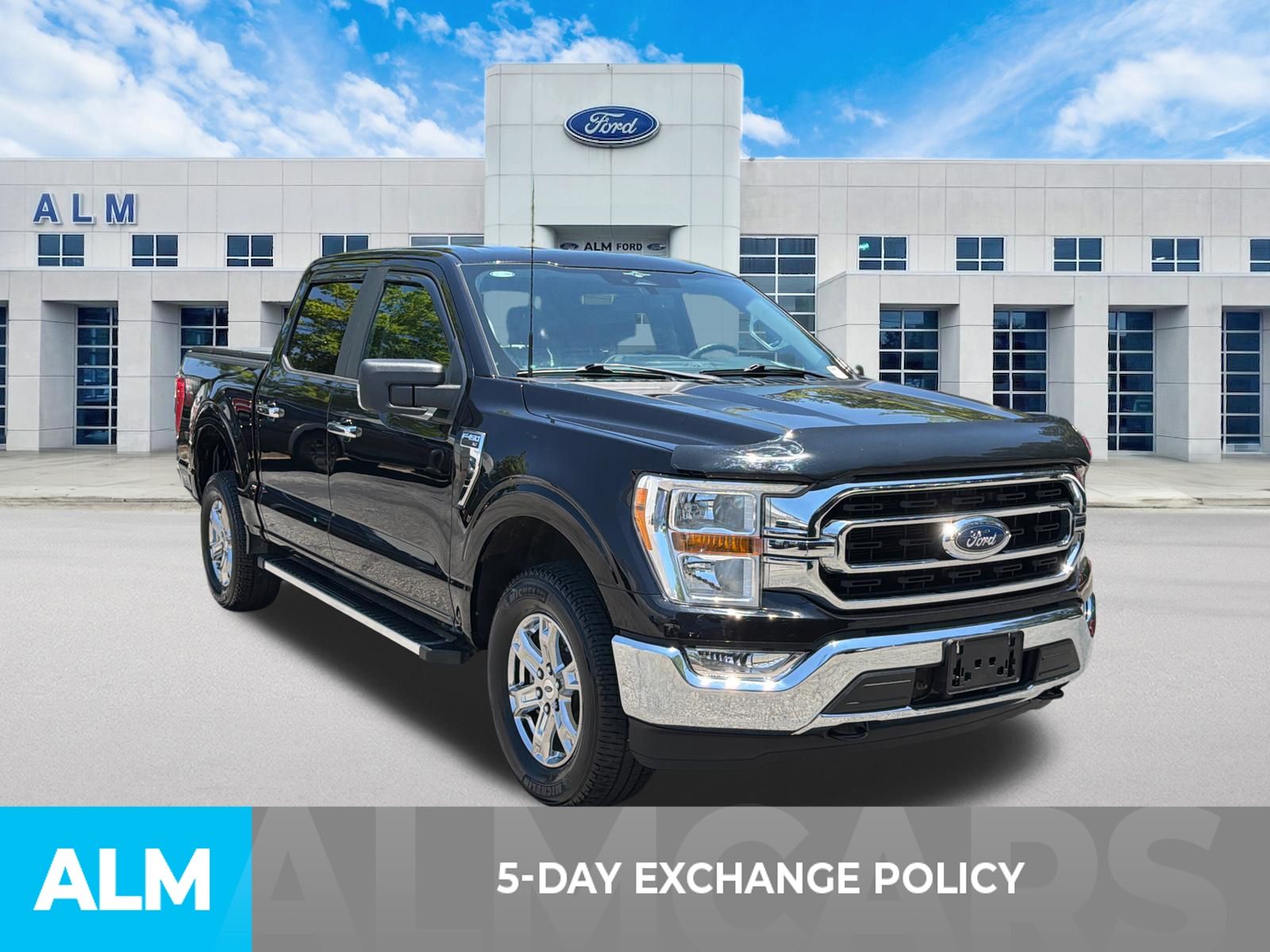 Used 2023 Black Ford XLT image 3