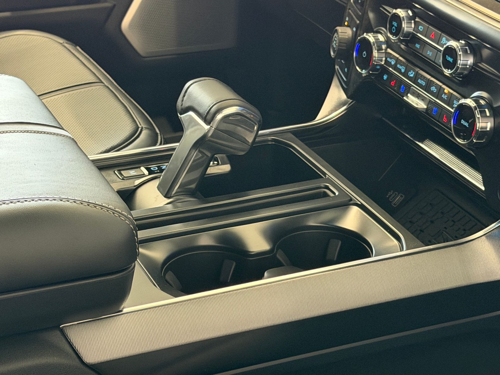 New 2026 Avalanche Ford Platinum image 12
