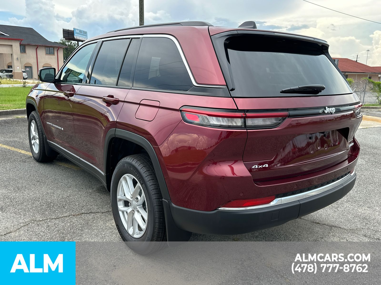 Used 2025 Red Jeep Laredo image 8