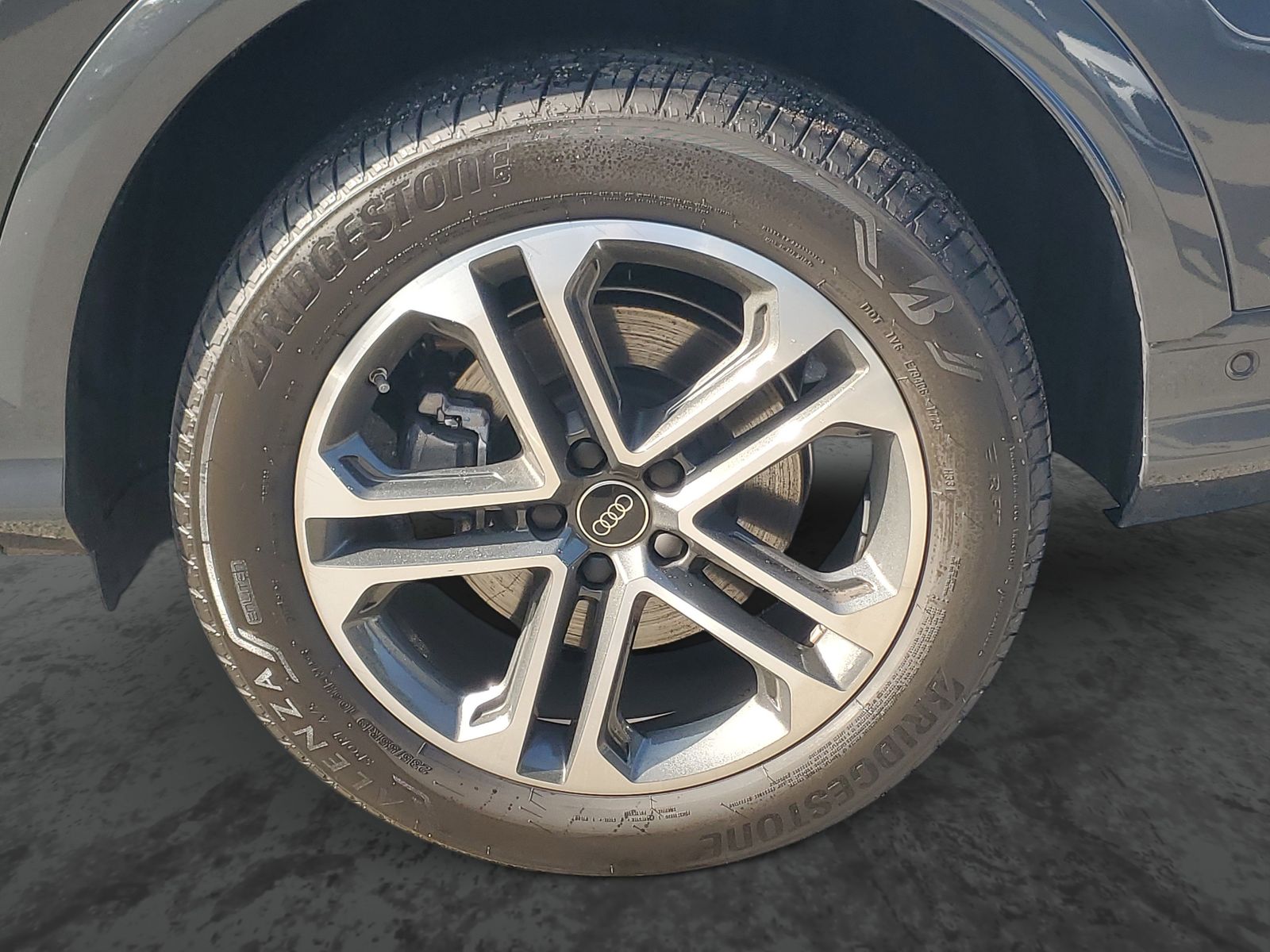 Vehicle photo