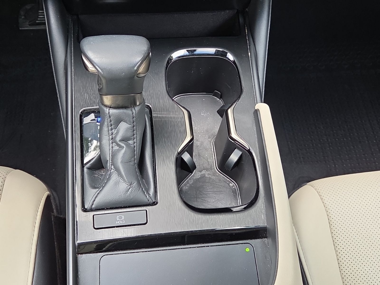 Used 2024 White Lexus 350 image 17