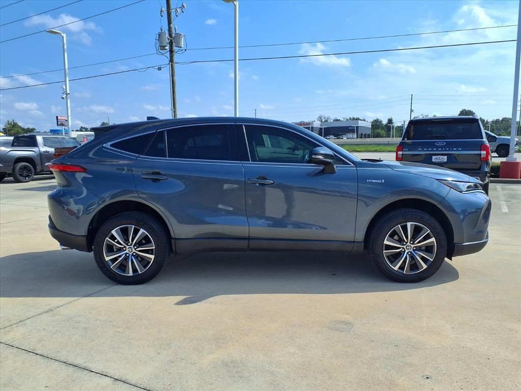 2021 Toyota Venza LE - 9