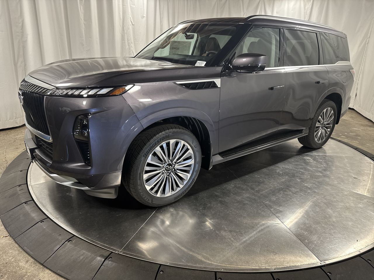 2025 INFINITI QX80 LUXE