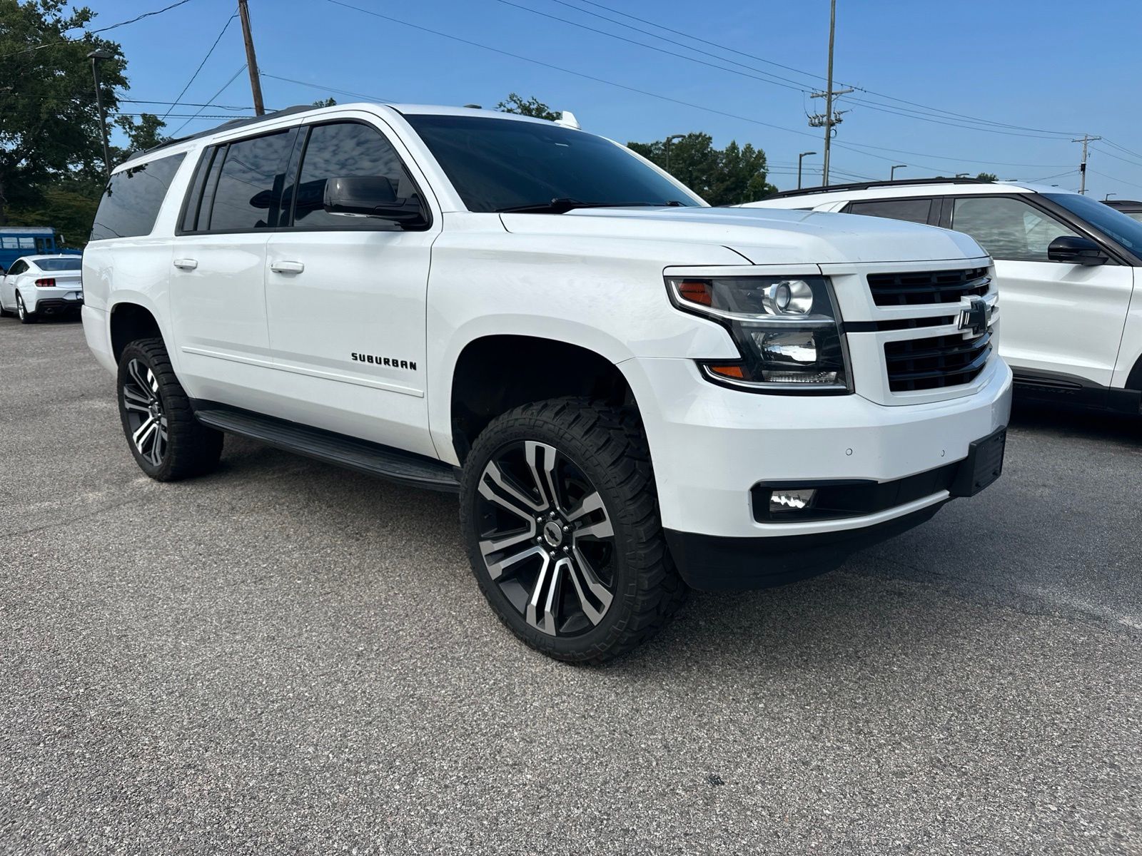 Summit White 2018 Chevrolet Suburban SUV / Crossover Four-Wheel Drive 6-Speed Automatic Overdrive