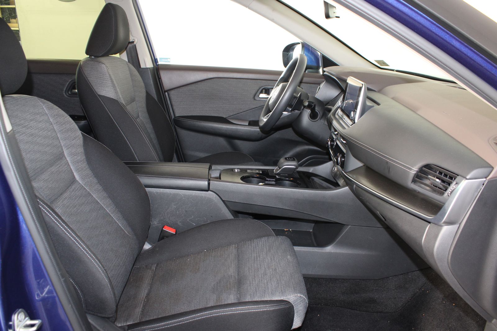 Used 2023 Blue Nissan SV image 27