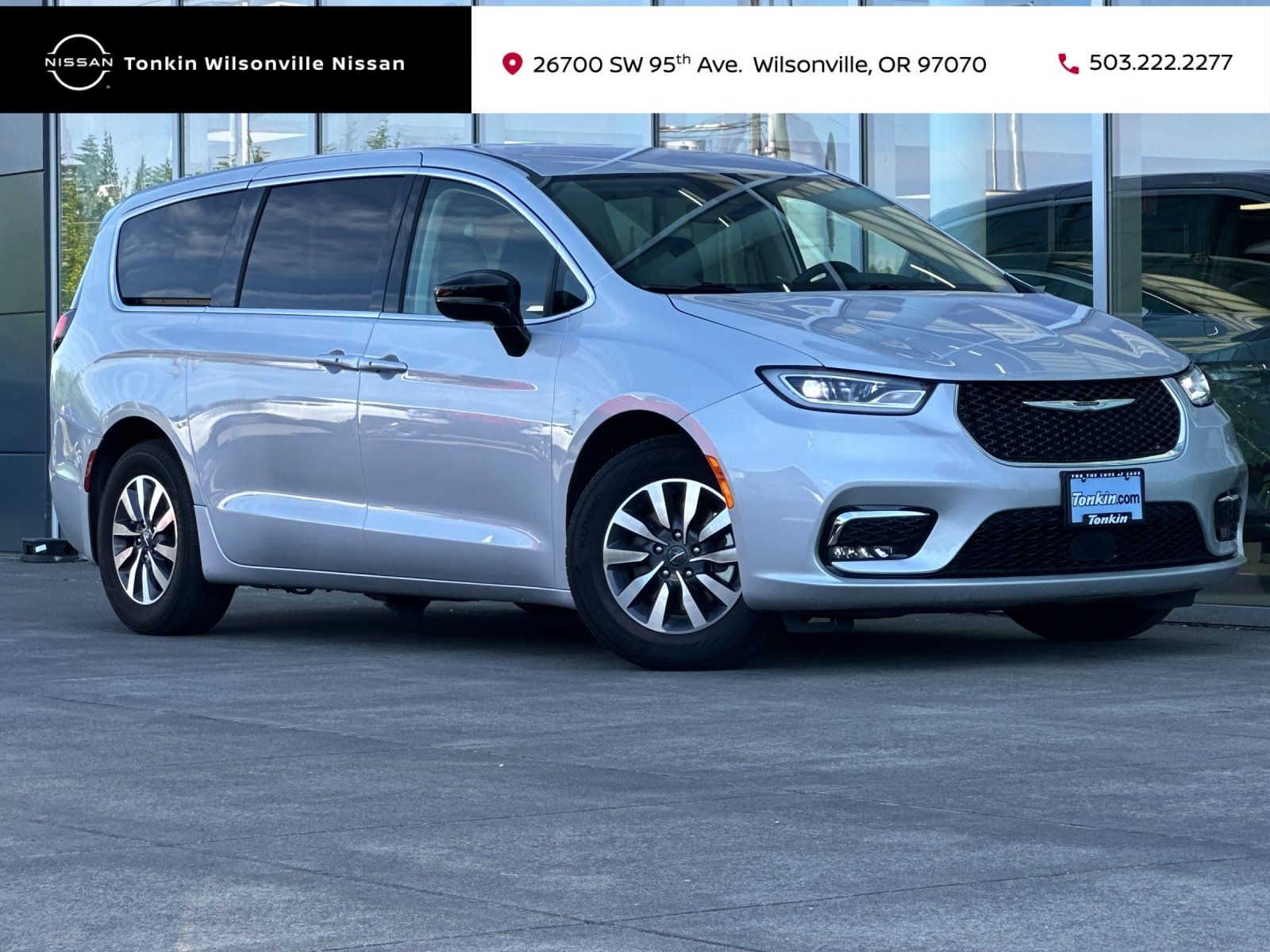 Silver Mist Clearcoat 2024 Chrysler Pacifica Hybrid Minivan Front-Wheel Drive Continuously Variable Transmission