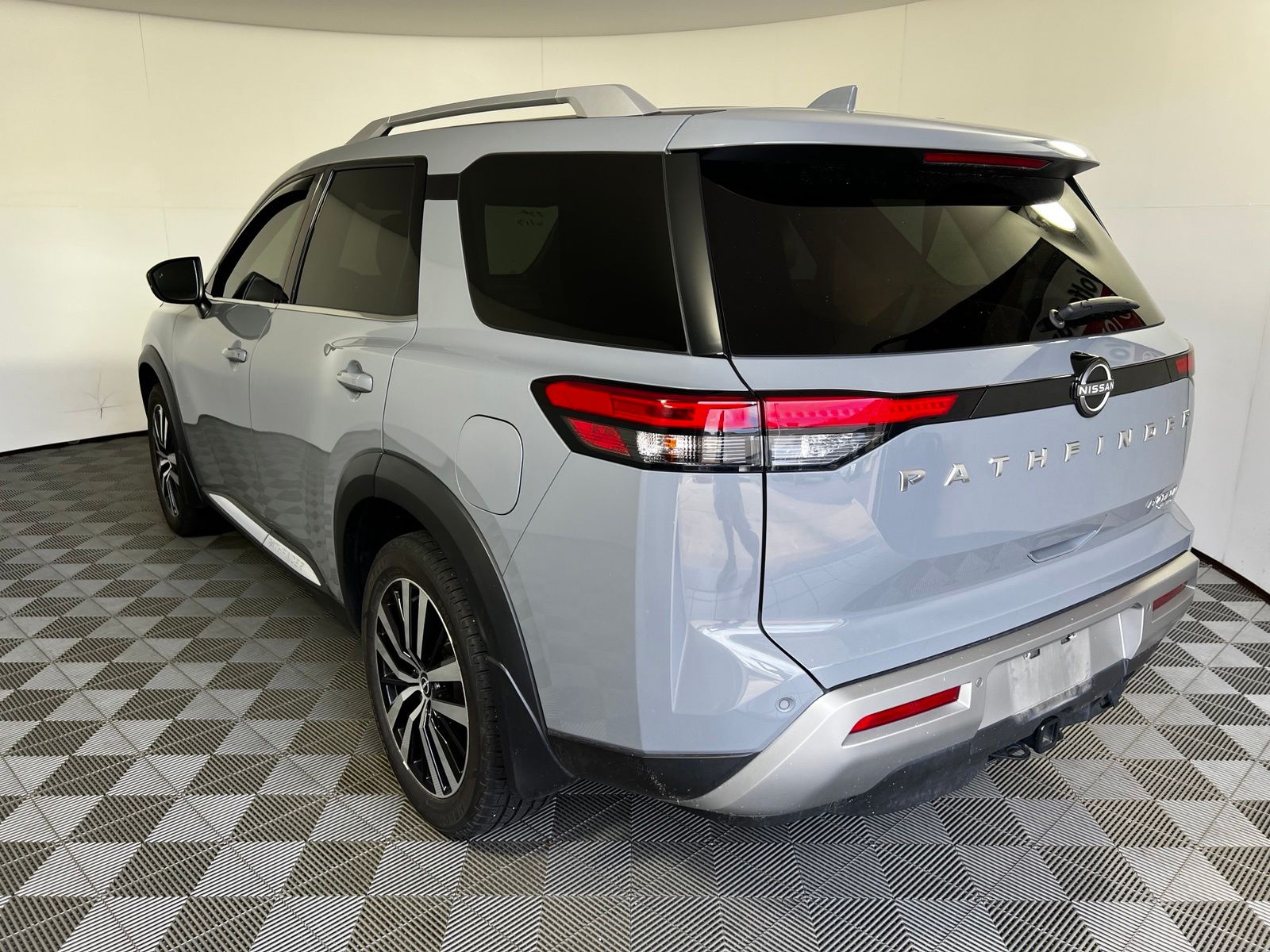 Thumbnail: 2023 Nissan Pathfinder - 7