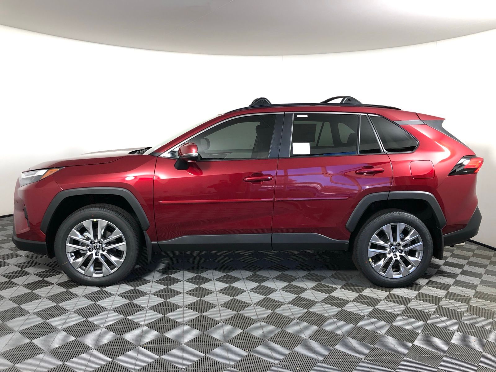 2024 Toyota RAV4 XLE Premium 8