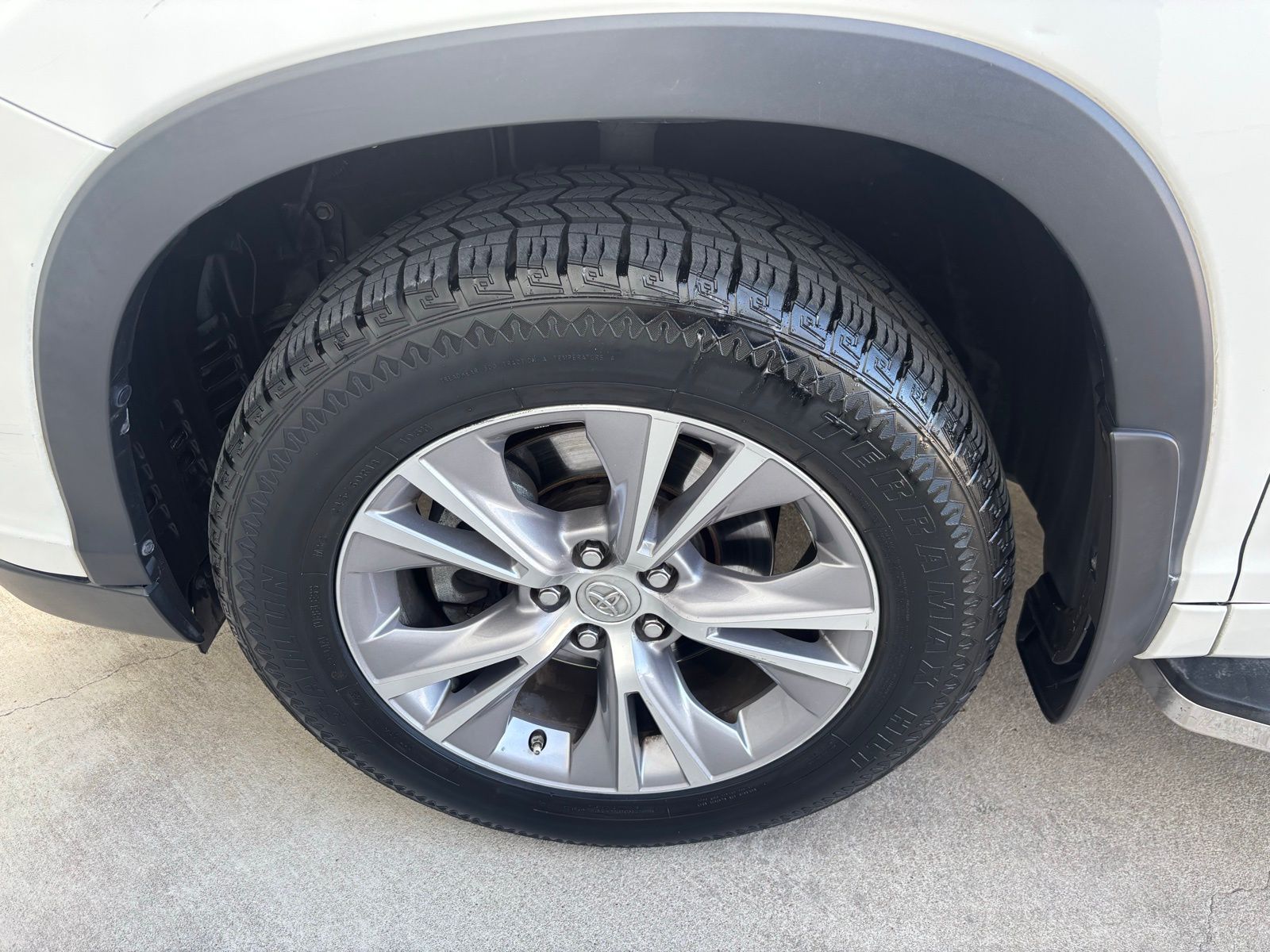 Used Car 2015 Toyota Highlander  Xle V6 For Sale Under $20,000 In Austin, Texas